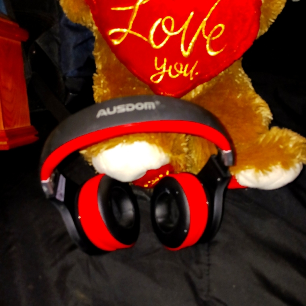 Ausfom headphones